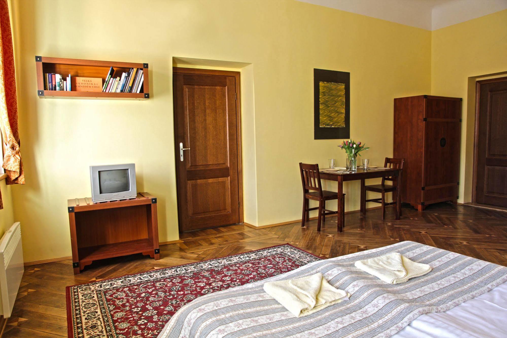 Hotel Stein Elbogen Loket Zewnętrze zdjęcie